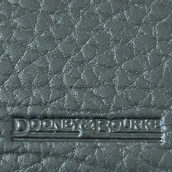 Dooney and Bourke Notepad Wallet Black - Picture 3 of 8